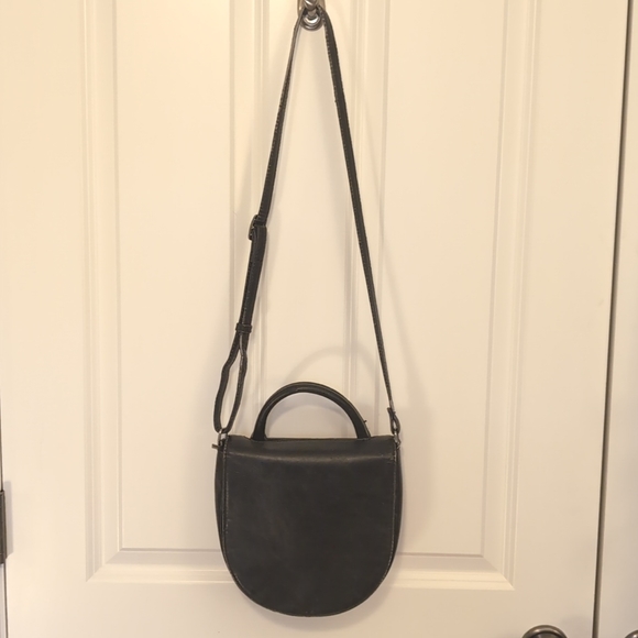Mat & Nat Vegan Saddle Bag - Picture 1 of 9